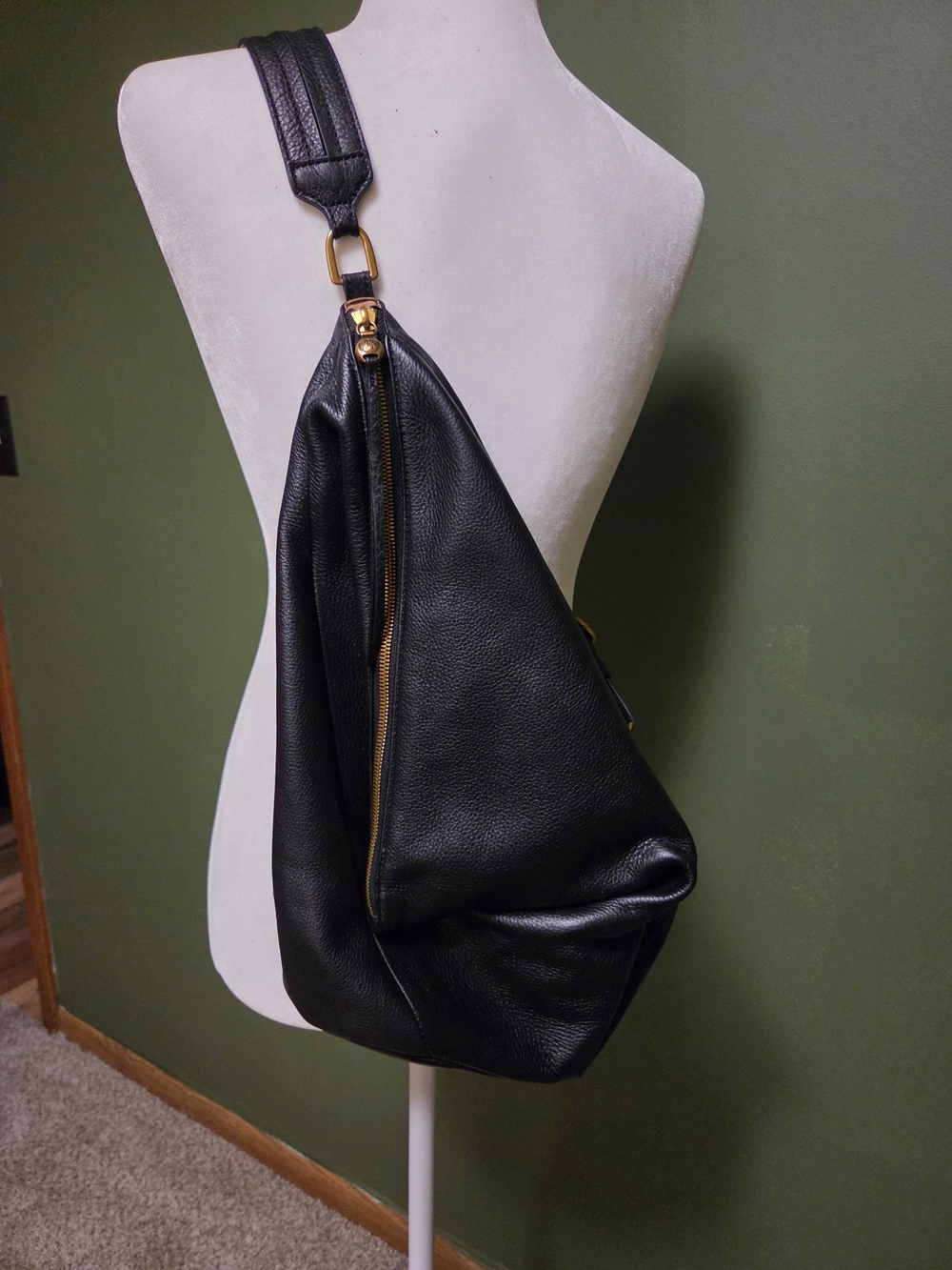 HOBO Sway Sling Bag
